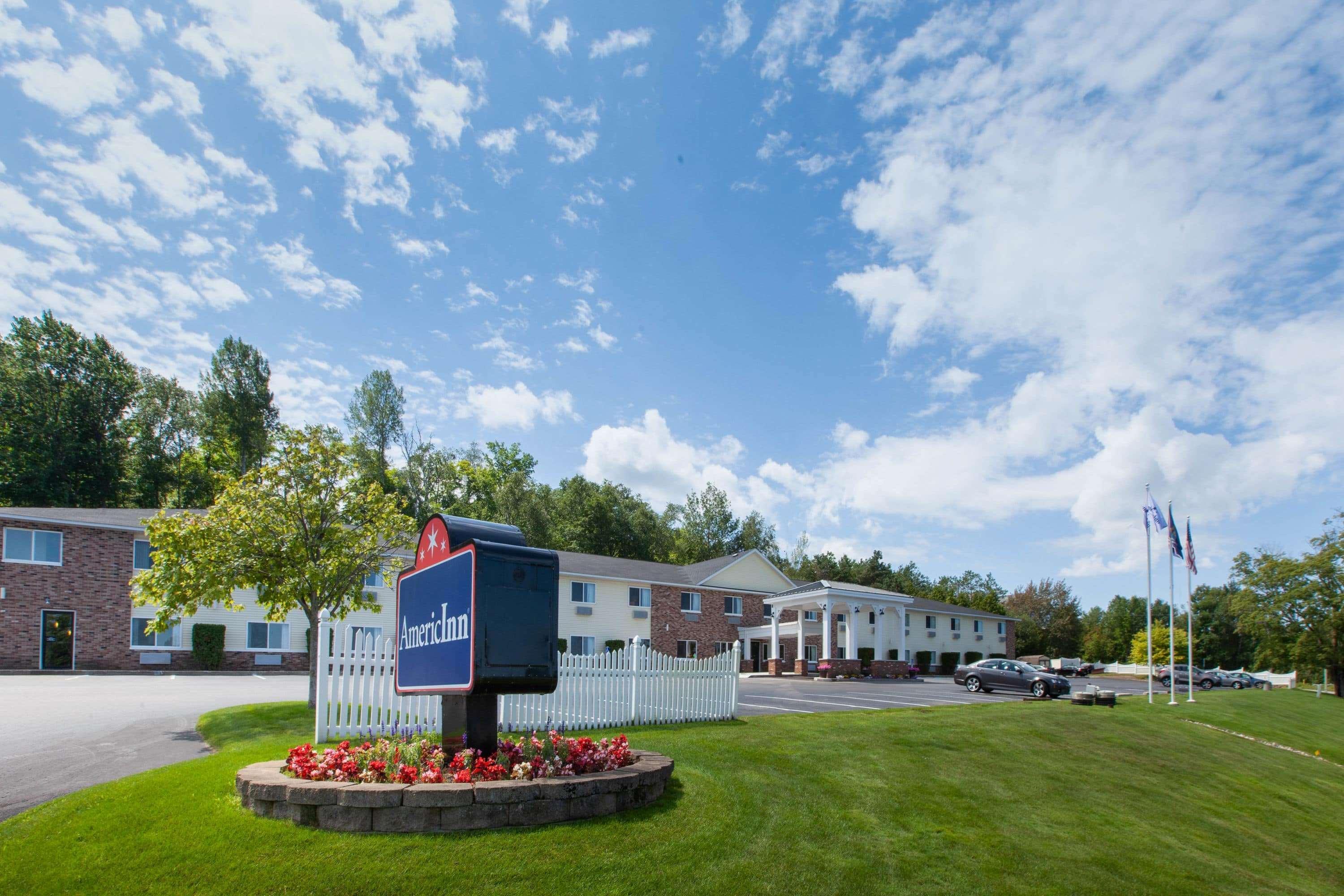 Americinn By Wyndham Петоски Экстерьер фото